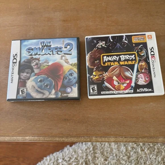 Nintendo DS 2 Game Bundle NEW The Smurfs 2 and USED Angry Bird Star War