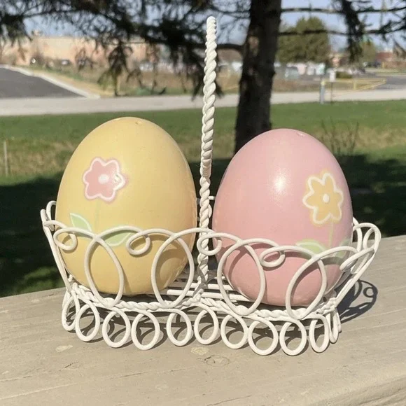 Easter Egg Salt & Pepper Shakers Pink & Yellow Flowers on Front In Wire Basket