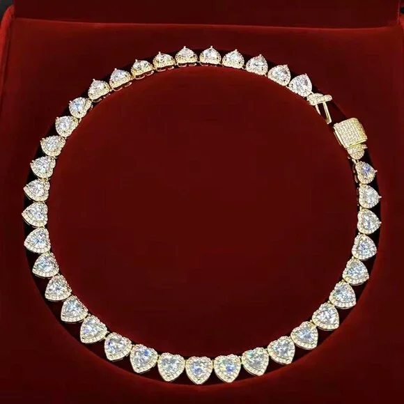 Gold Heart Shaped Necklace 16 Inch 444 E