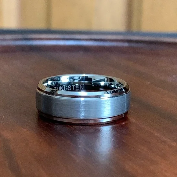 Silver tone tungsten carbide ring size 9.75
