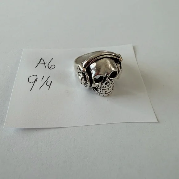 Silver Skull‎ Ring