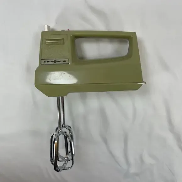 General Electric Vintage Avocado Green Hand Mixer 3-Speed D1 M24 Made in USA