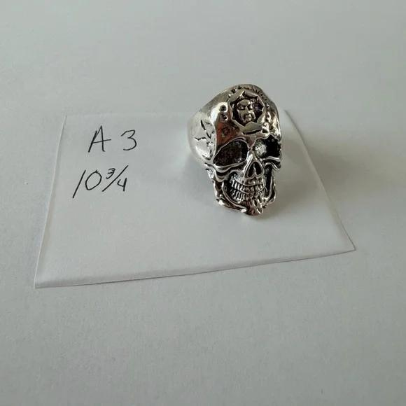 Silver Skull‎ Ring