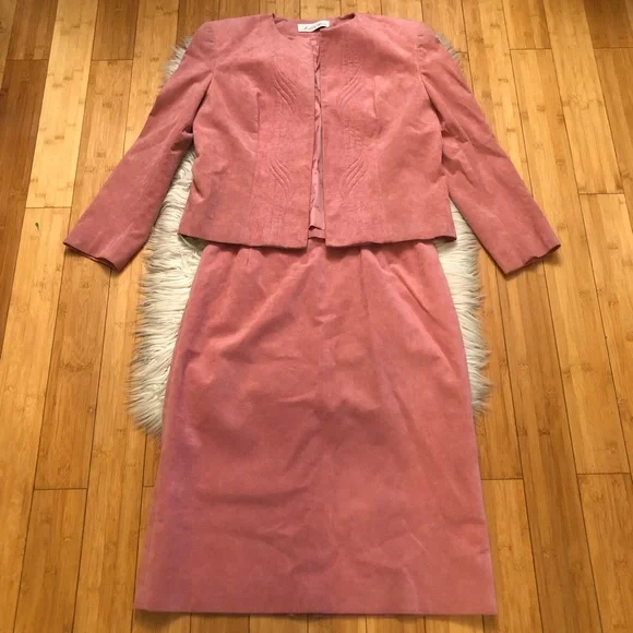 Vintage Lilli Ann Ultra Suede Embroidered Textured Coral Pink Skirt Suit L/XL