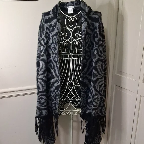 Garnet Hill Black and Gray Patterned Cape