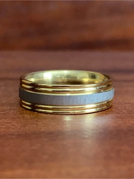 New stainless steel two tone etched ring