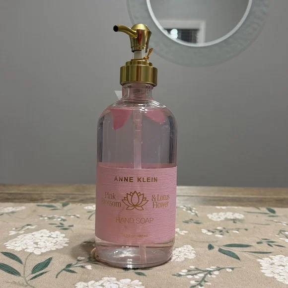 Anne Klein Pink & Gold Hand‎ Soap 16.2 FL OZ Pink Blossom & Lotus Flower