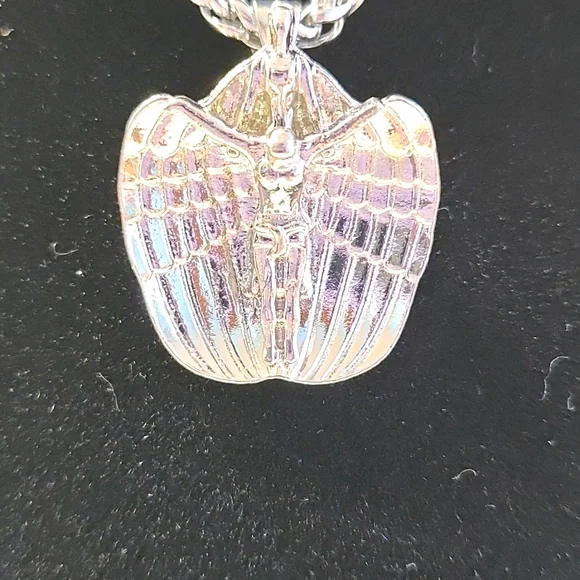 Angel Winged Crucifix Pendent!