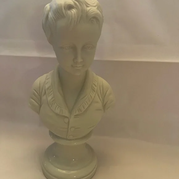 Andrea By Sadek Child Boy Bust Statue / Figurine
