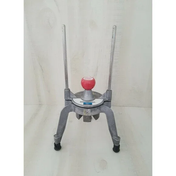 Wedgemaster 6 Section Slicer Redco Vollrath P/N 85-5001 rubber on the feet crack