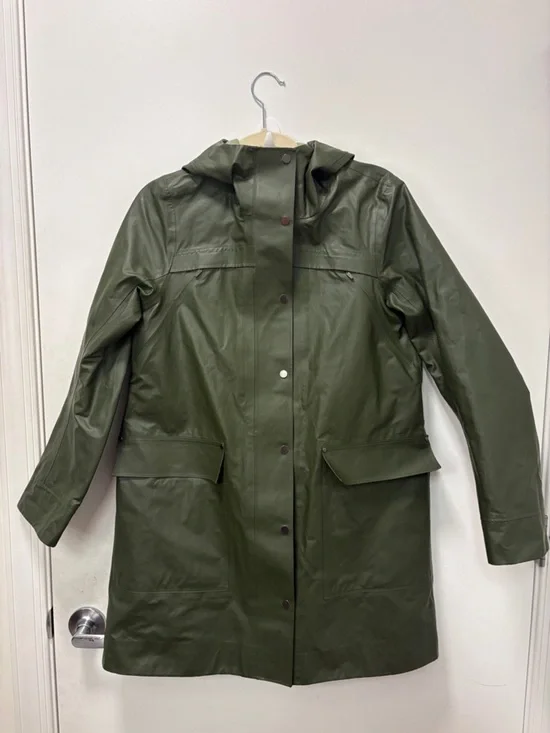 LULULEMON ATHLETICA INTO THE DRIZZLE JACKET!