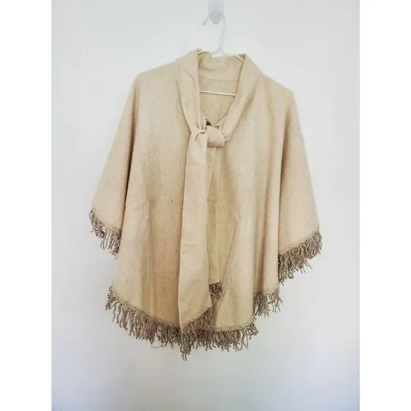 Cream 100% Lana Cape with tie's in the front and collar