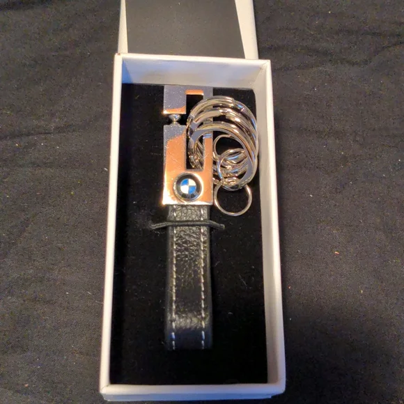 NWT! Unisex BMW Leather Key Holder Black With Silver Hardware and Logo