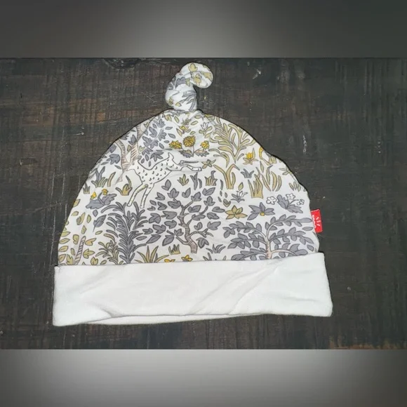 Magnetic Me Deer and forest 3 months hat