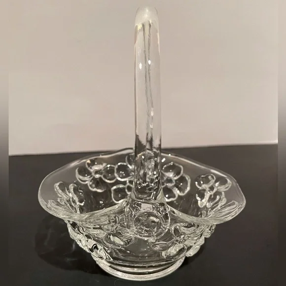 Vintage Tiara Indiana Glass Dogwood Basket with Handle
