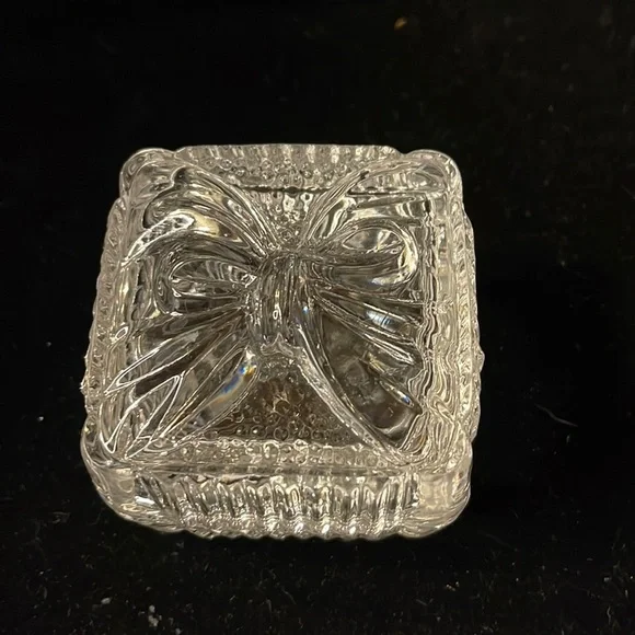 Beautiful Small Lead Crystal Box w/Bow design on the lid - really cute!