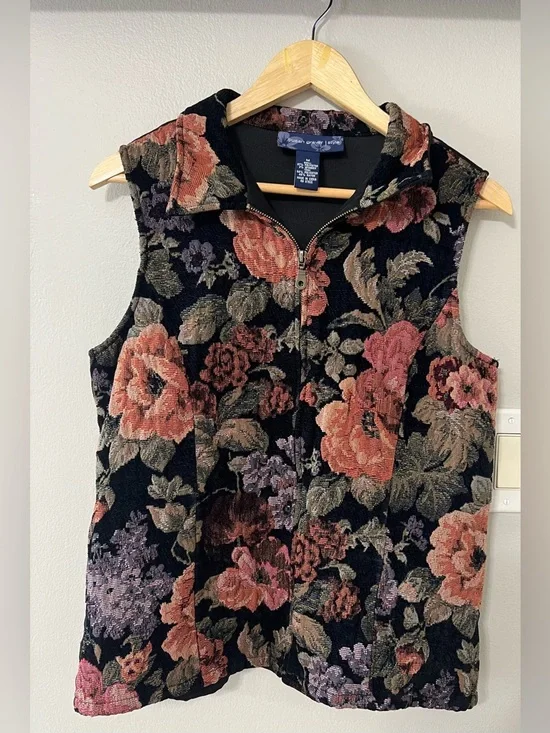 Vintage Susan Graver Style Floral Tapestry Zip Front Vest Cottagecore