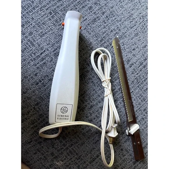 Vintage General Electric Electric Carving Knife White D4EK15 Stainless Steel USA