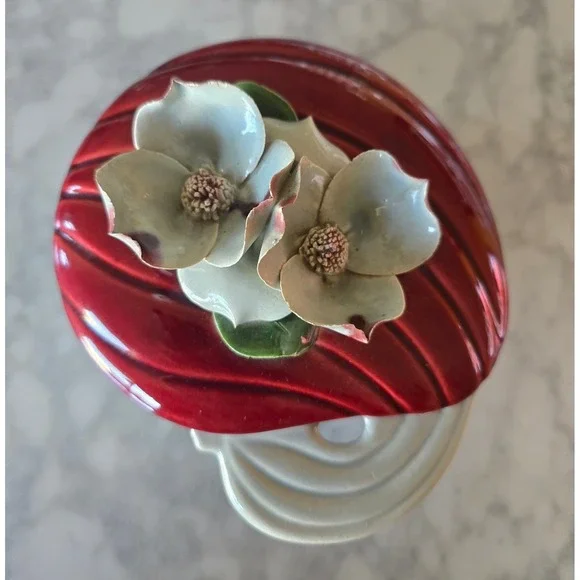 Vintage Hoenig California Ceramic Trinket Box‎ 3D Dogwood Flowers Blue Grey Base