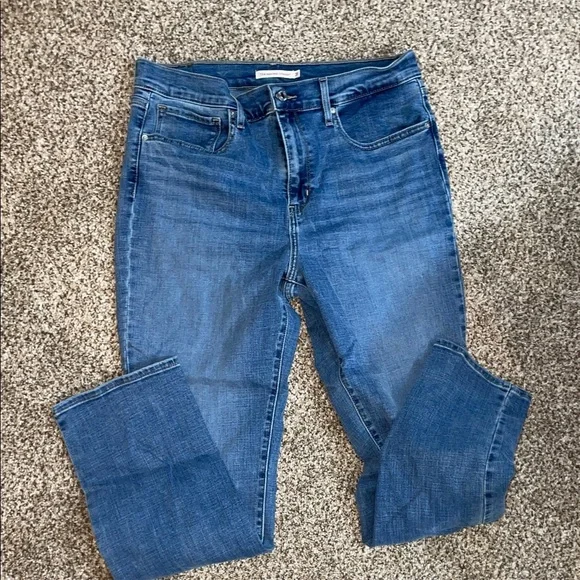 Women’s Mid-Blue Straight Leg Jeans