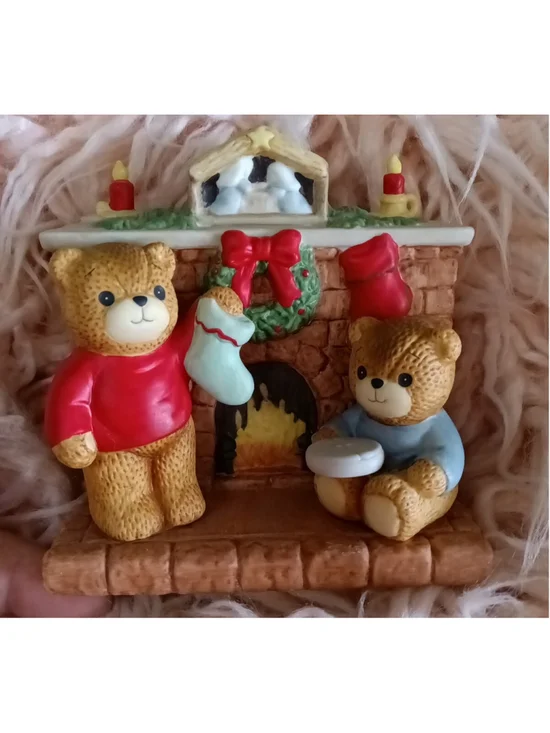 Lucy & Me Lucy Rigg Christmas Fireplace Teddies Plays Music We Wish You A 1985