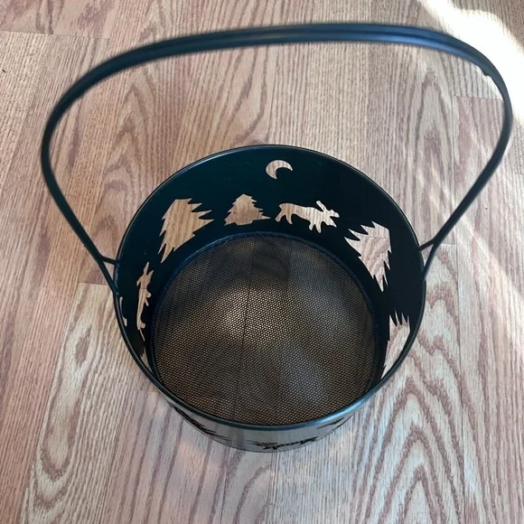 Green Metal Camping Basket Mesh‎ Bottom
