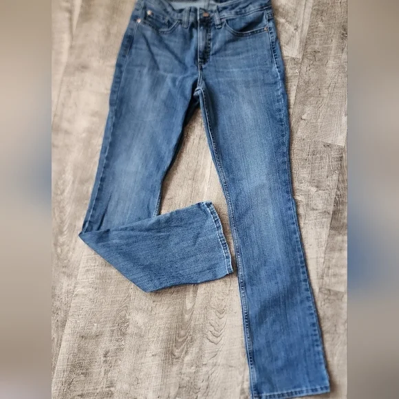 Lee Women's Straight Leg Jeans in Blue