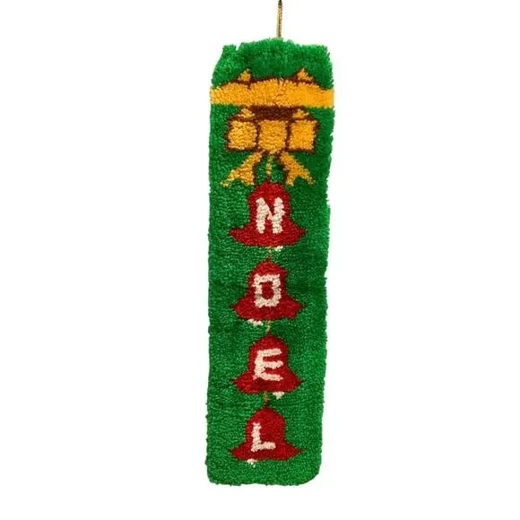 Vintage Noel Wall Hanging Latch Hook Yarn Christmas Retro 33”