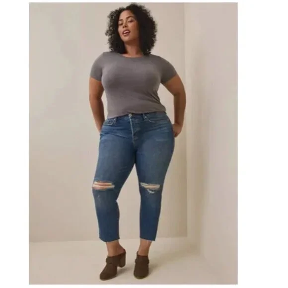 TORRID Straight Classic Denim High-Rise Studded Hem Jean Size 16R