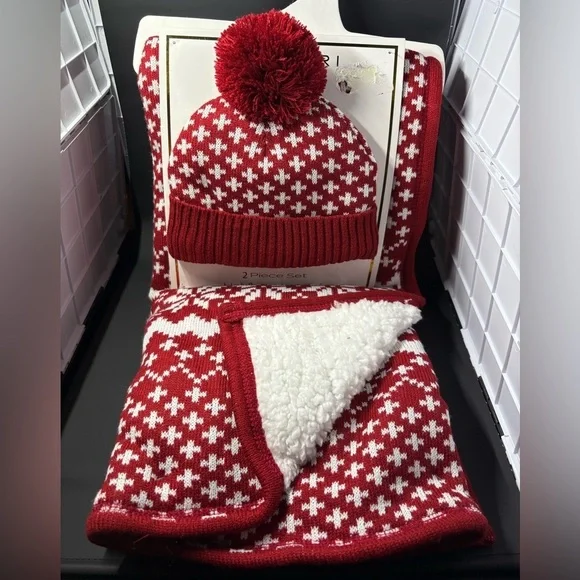 Red and White Kids Winter hat and Blanket set . Tahari, new . Blanket sz 30x40