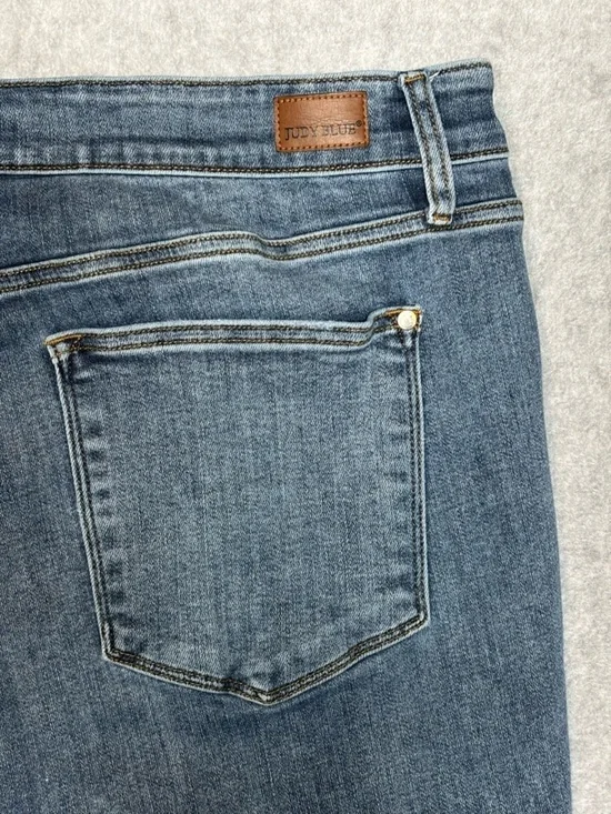 Judy Blue Slim Fit Denim Jeans-Medium-Wash Blue-Women Size 24W