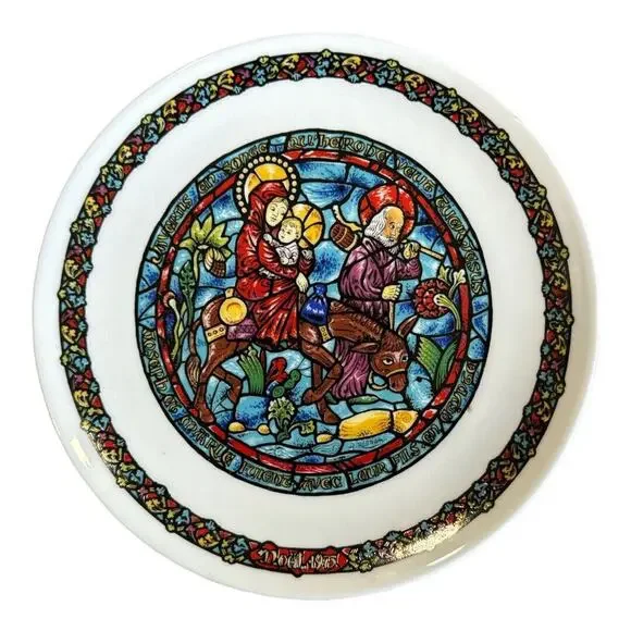 Vintage D’Arceau-Limoges “Nowl Vitrail” 8” Plate