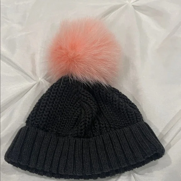 Cozy Charcoal Gray Knit Beanie with Pink Pom-Pom size S