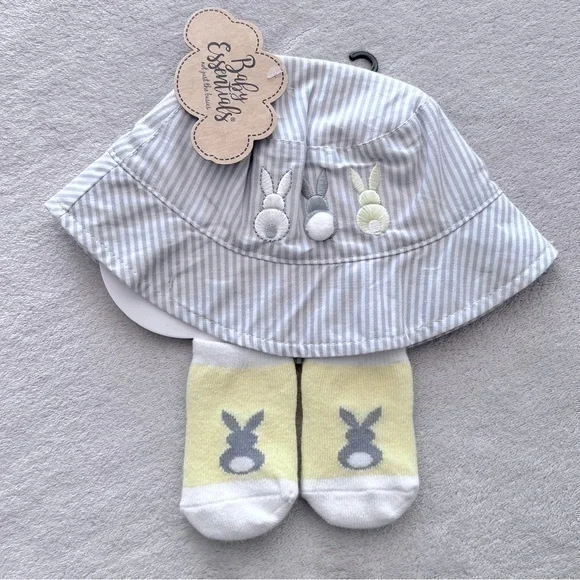 NWT Baby Essentials bunny hat and matching socks size 0-12 months