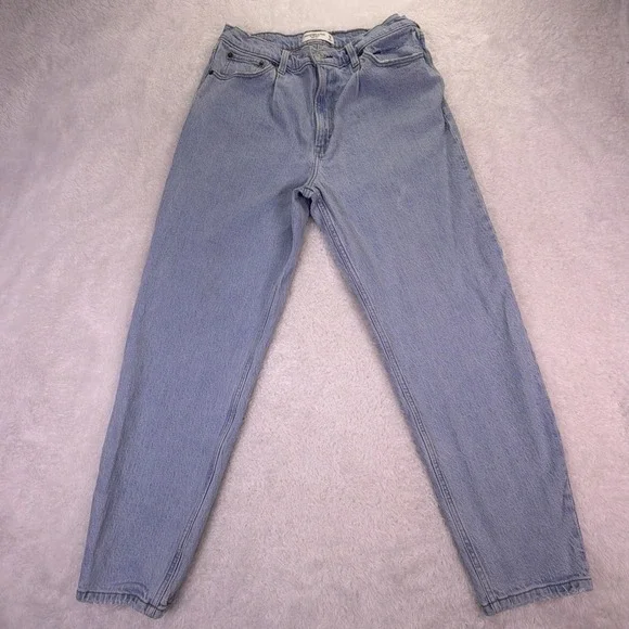 Abercrombie & Fitch The 80s Mom High Rise Jeans Women's 28/8R Light Wash (28x27)