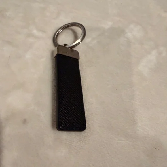 Louis Vuitton Taiga Leather Key Holder   Ring Black Silver Tone LV Authentic