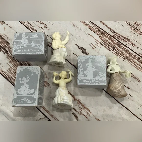 THREE VINTAGE AVON NURSERY RHYMES DECANTERS IN‎ BOX