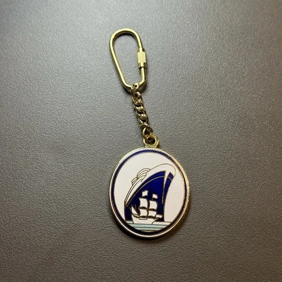 HOLLAND AMERICA LINE CRUISE SHIP METAL KEYCHAIN FOB
