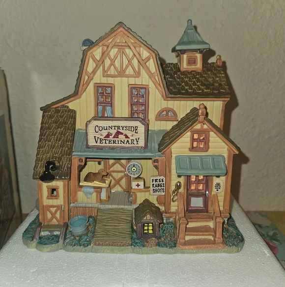 Lemax Countryside Veterinary Lighted Building