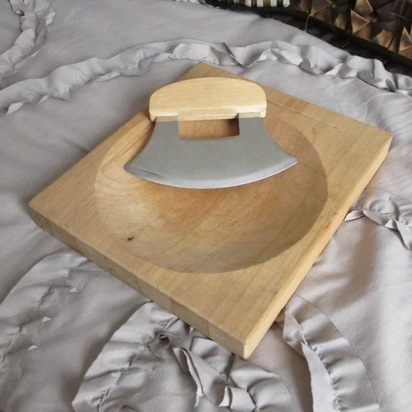 mezzaluna & concave cutting board set