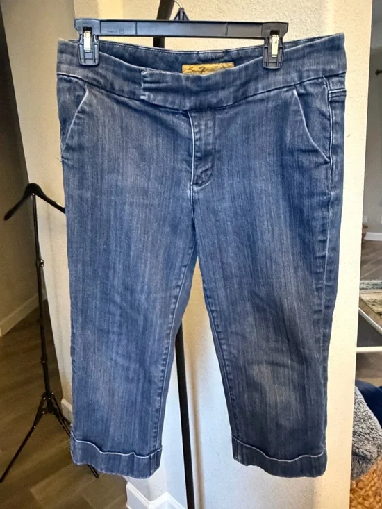 Seven7 Women's Cropped Blue Denim Capri Jeans 8