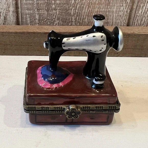 Sewing Machine‎ Trinket Box With Hinged Opening Ceramic And Resin Materials 2 In