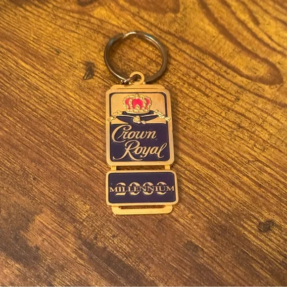 Crown Royal 2000 Millennium Promo Keychain Gold Tone Enamel Rare Vintage‎ Bar