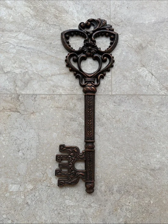 Vintage Dart Plastic Key Decor