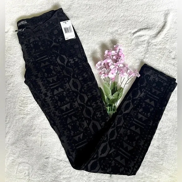 Celebrity Pink NWT Velvet Aztec Skinny Jean - Size 1