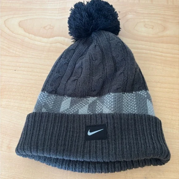 Nike Youth Knit Pom Beanie Hat Gray Cable Knit Logo‎ Winter Cap