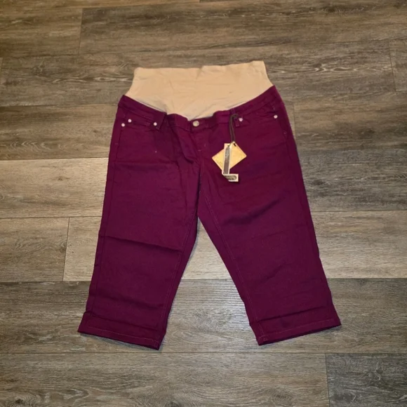 Hybrid & Company Women's 3X Maternity Capris New w/ Tags!