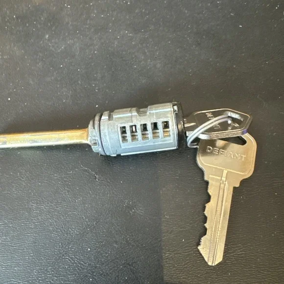Kwikset Deadbolt Replacement Cylinder‎