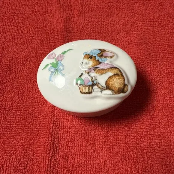 Vintage Bunny Trinket Box Ceramic Rabbit Easter Basket With Lid - Easter