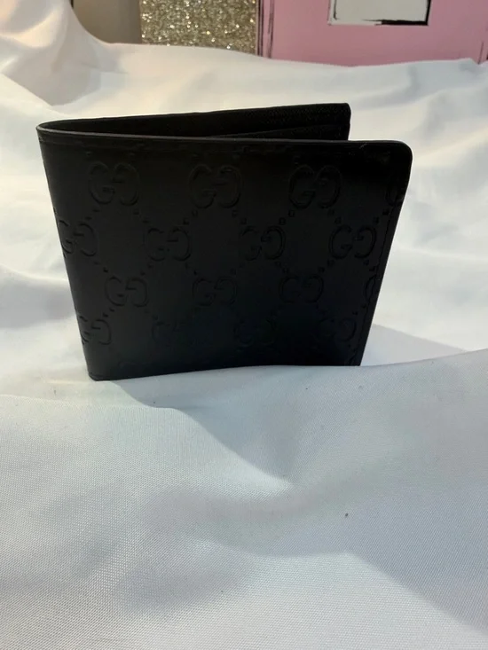 Black Men's‎ Embossed Leather Bi-Fold Wallet